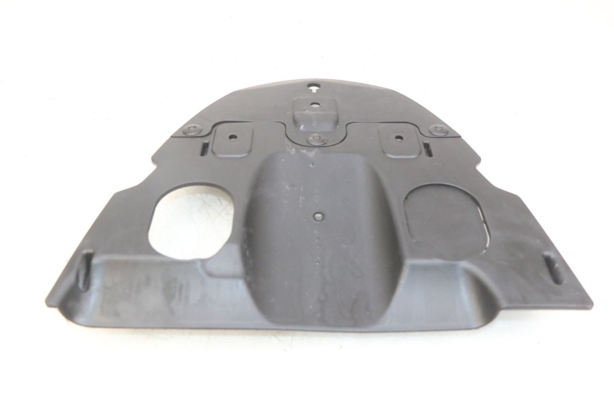 photo de HINTERER RADABDECKUNG KYMCO AGILITY 16+ 4T 50 (2018 - 2023) - Alternative Perspektive