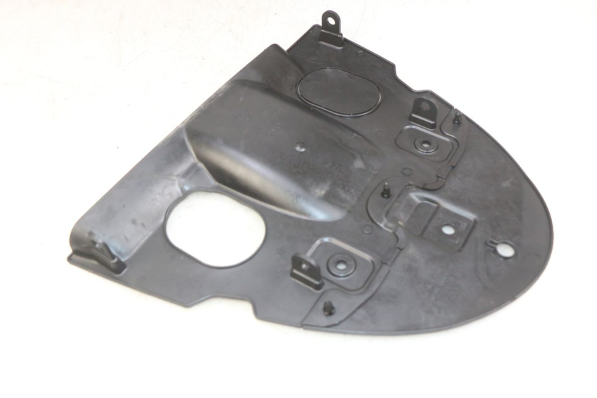 photo de HINTERER RADABDECKUNG KYMCO AGILITY 16+ 4T 50 (2018 - 2023) - Detailansicht des Bauteils