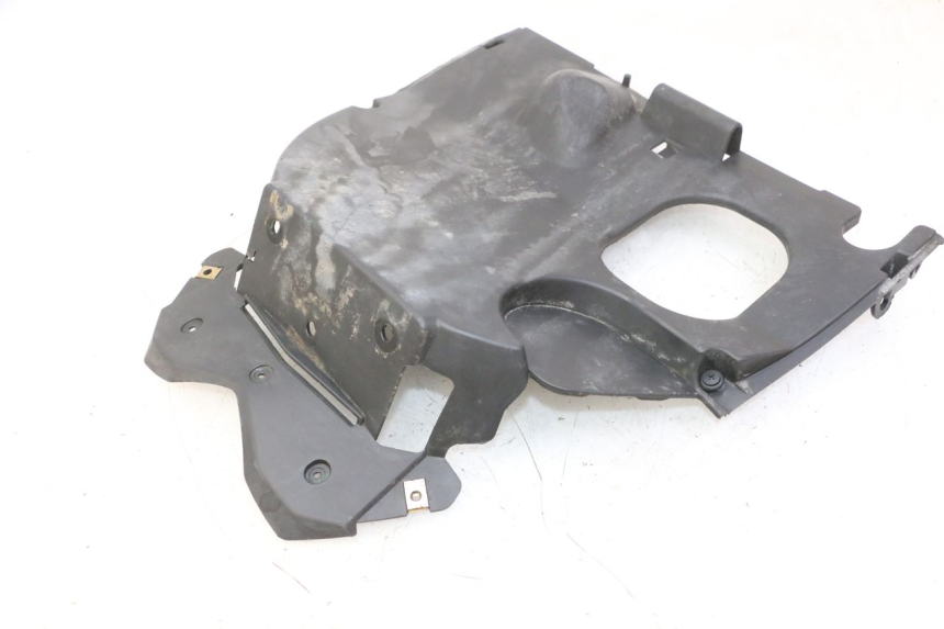 photo de HINTERER RADABDECKUNG KYMCO AGILITY NAKED RENOUVO 2T 50 (2011 - 2018) - Details der Befestigungspunkte