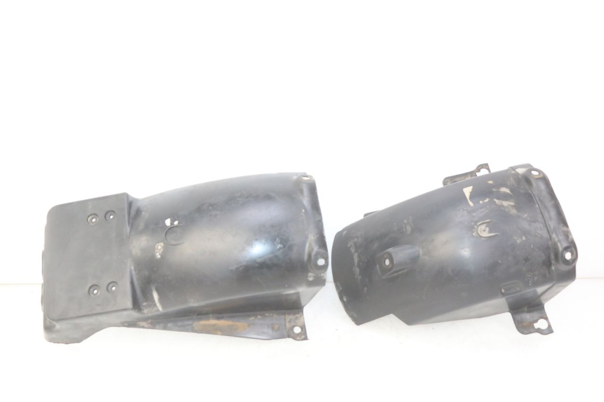 photo de HINTERER RADABDECKUNG SUZUKI GSX-F GSX  F 1100 (1988 - 1994) - Details der Befestigungspunkte