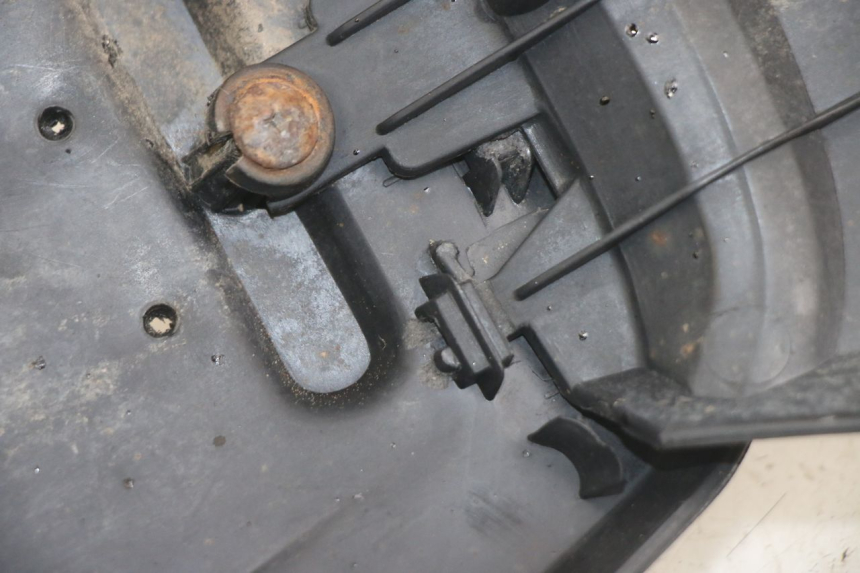 photo de HINTERER RADABDECKUNG PEUGEOT KISBEE 4T 50 (2010 - 2017) - Zoom auf Gebrauchszustand