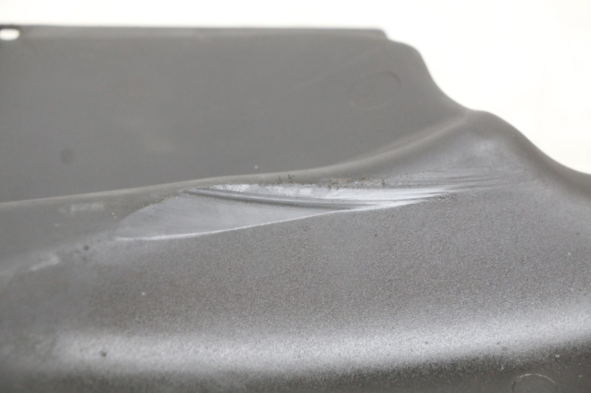 photo de HINTERER RADABDECKUNG APRILIA SCARABEO LIGHT 125 (2007 - 2011) - Detailansicht des Bauteils