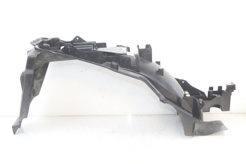 photo de HINTERER RADABDECKUNG YAMAHA FJR ABS 1300 (2006 - 2012) - Details der Befestigungspunkte