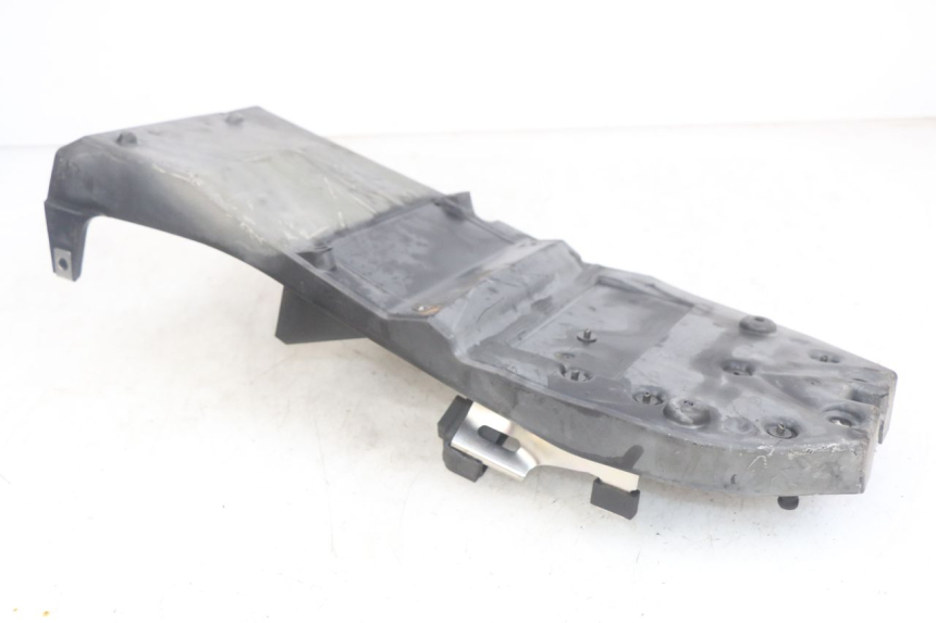 photo de HINTERER RADABDECKUNG KAWASAKI Z 750 (2007 - 2013) - Technische Nahaufnahme