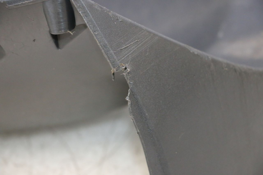 photo de VORDERRADABDECKUNG SYM JET 14 4T 50 (2018 - 2022) - Details der Befestigungspunkte