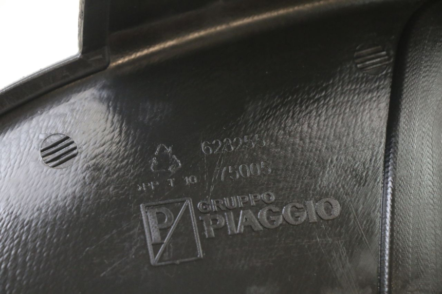 photo de VORDERRADABDECKUNG PIAGGIO MP3 500 (2014 - 2017) - Details der Befestigungspunkte