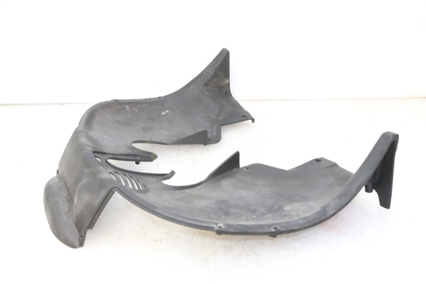 photo de VORDERRADABDECKUNG PIAGGIO MP3 500 (2011 - 2015) - Details der Befestigungspunkte