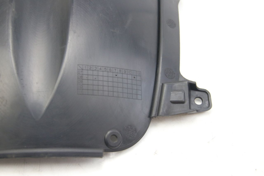 photo de VORDERRADABDECKUNG SUZUKI SIXTEEN 125 (2008 - 2010) - Details der Befestigungspunkte