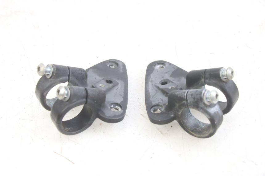 photo de SCHEINWERFERHALTERUNG GILERA DNA 50 (2000 - 2007) - Hauptansicht