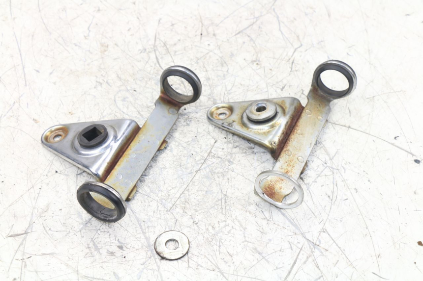 photo de SCHEINWERFER HALTER SUZUKI GN 125 (1997 - 2000) - Detailansicht des Bauteils