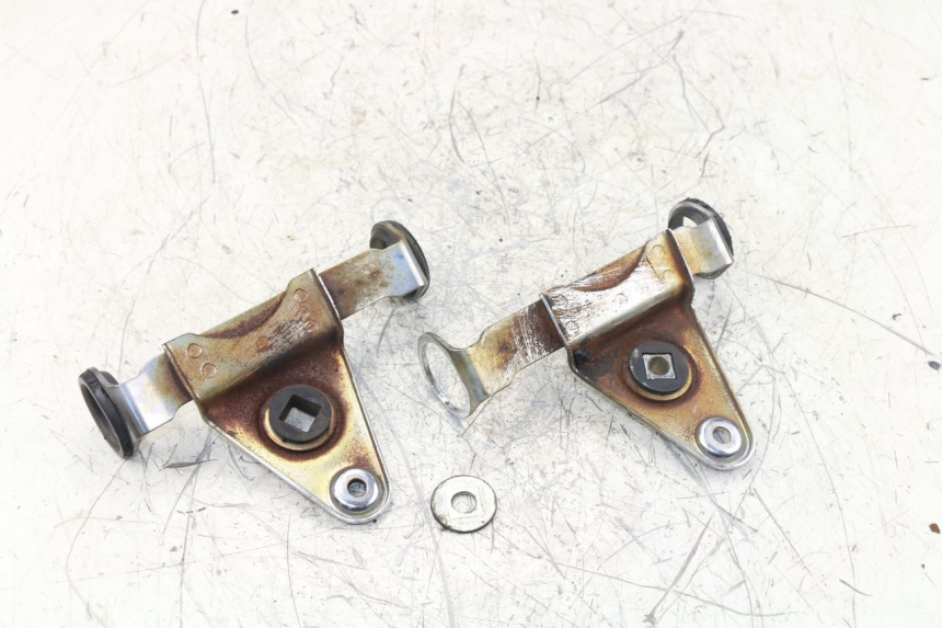 photo de SCHEINWERFER HALTER SUZUKI GN 125 (1997 - 2000) - Zoom auf Gebrauchszustand