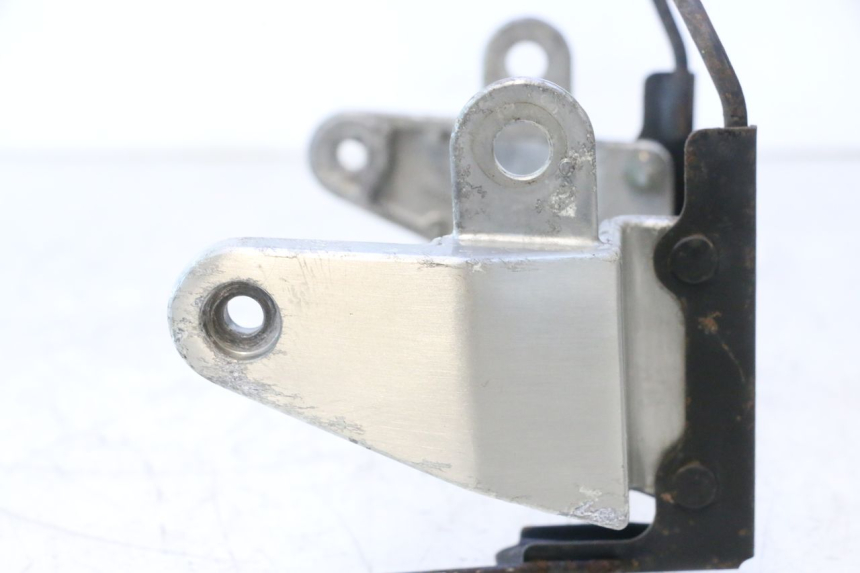 photo de SCHEINWERFER HALTER YAMAHA XJR 1300 (1998 - 2002) - Kennzeichnungen und Originalreferenzen