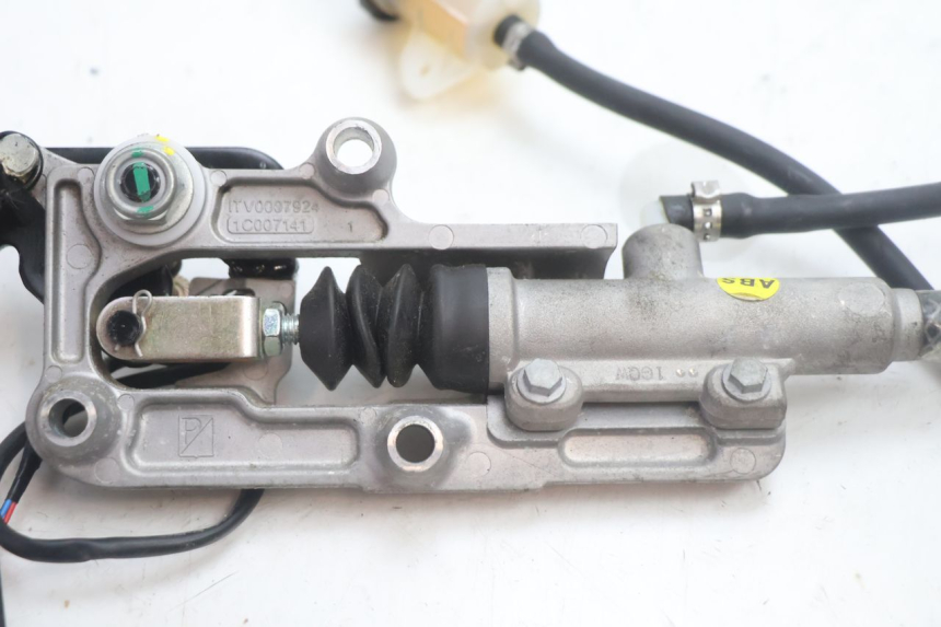 photo de BREMSPEDAL PIAGGIO MP3 HPE 530 (2022 - 2026) - Alternative Perspektive