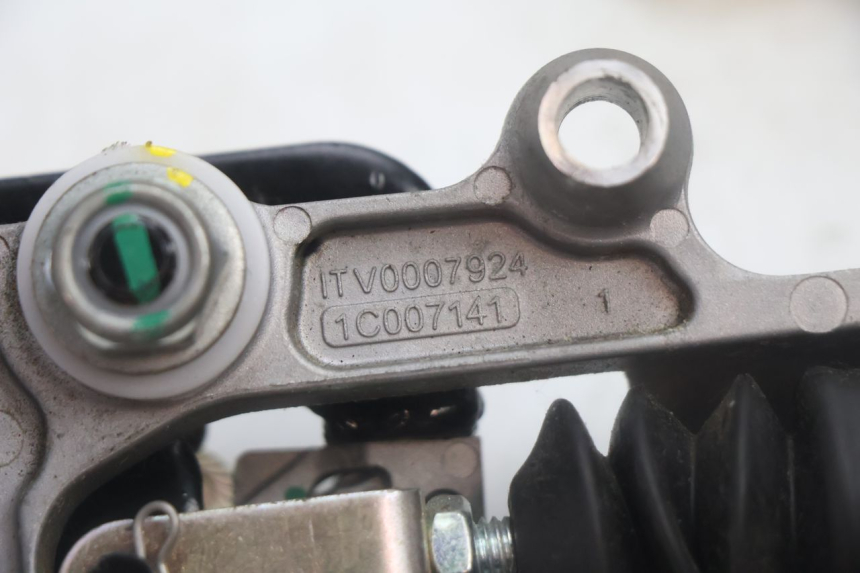 photo de BREMSPEDAL PIAGGIO MP3 HPE 530 (2022 - 2026) - Technische Nahaufnahme
