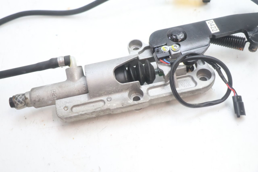 photo de BREMSPEDAL PIAGGIO MP3 HPE 530 (2022 - 2026) - Oberflächenzustand und Material