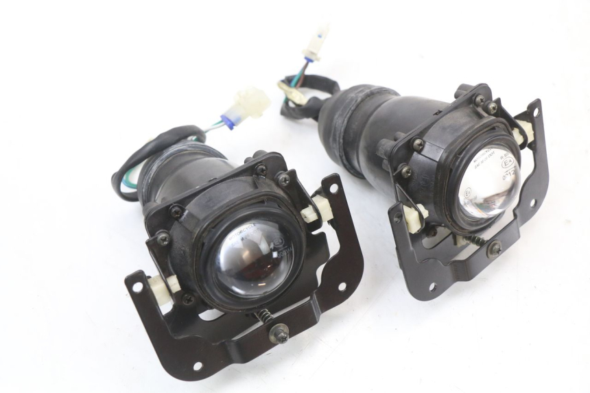 photo de FRONTSCHEINWERFER E-MAX 80L 1 (2011 - 2014) - Detailansicht des Bauteils