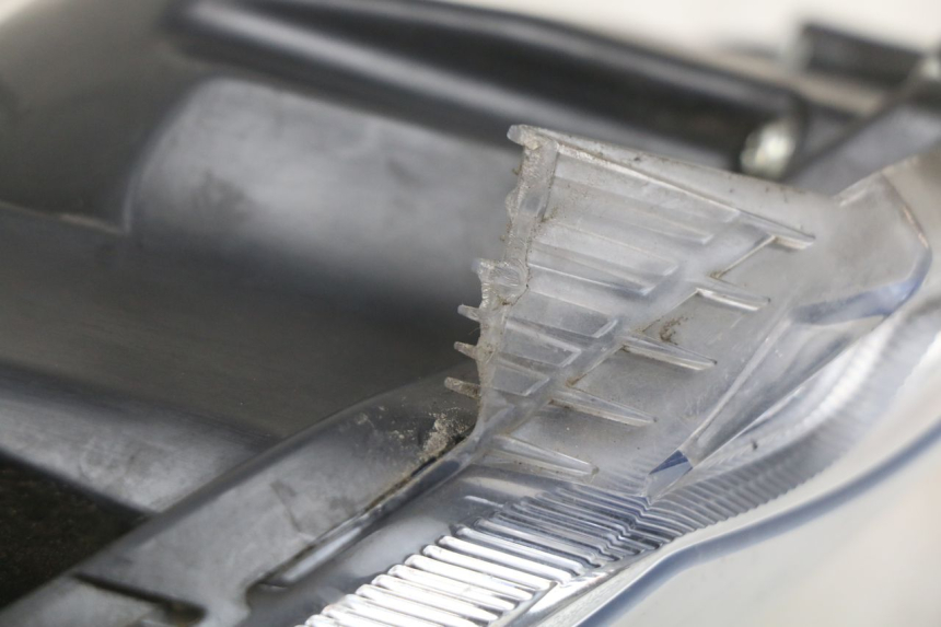 photo de SCHEINWERFER KYMCO AGILITY 16+ 4T 50 (2018 - 2023) - Detailansicht des Bauteils