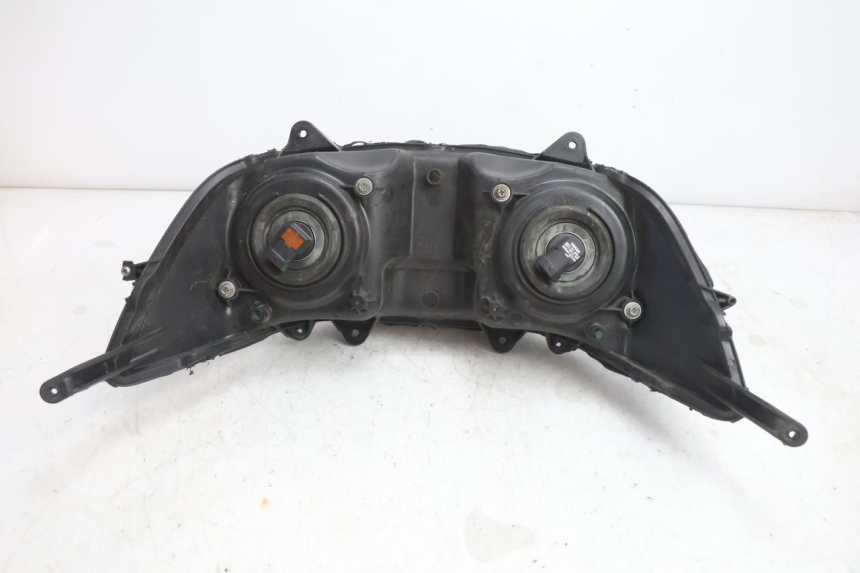 photo de SCHEINWERFER APRILIA ATLANTIC S 125 (2010 - 2013) - Oberflächenzustand und Material