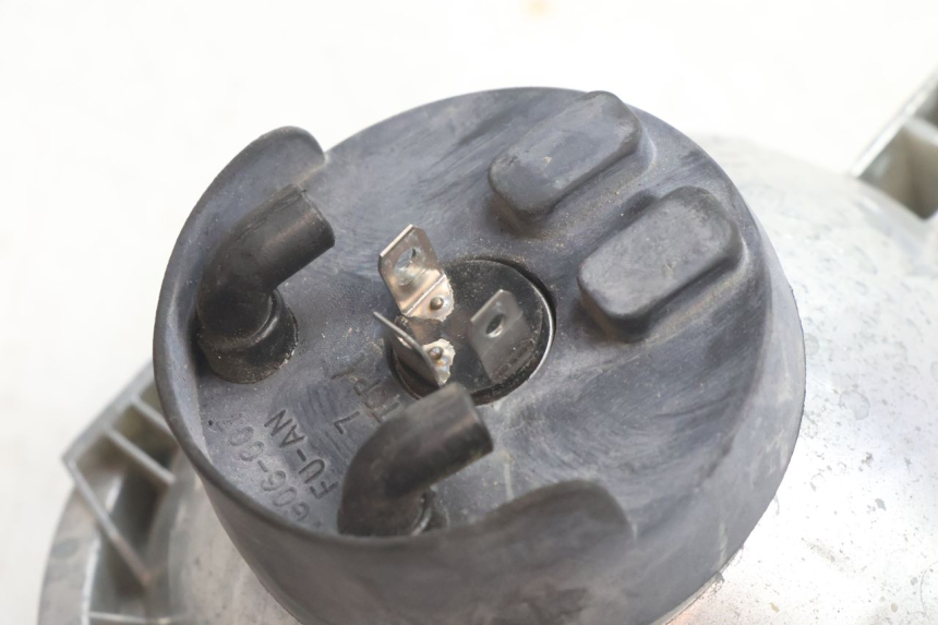 photo de VORDERSCHEINWERFER YAMAHA BW'S BWS 125 (2010 - 2013) - Details der Befestigungspunkte