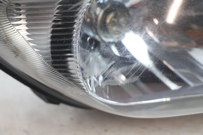 photo de SCHEINWERFER RECHTS SUZUKI BURGMAN EXECUTIVE ABS 650 (2006 - 2012) - Detailansicht des Bauteils
