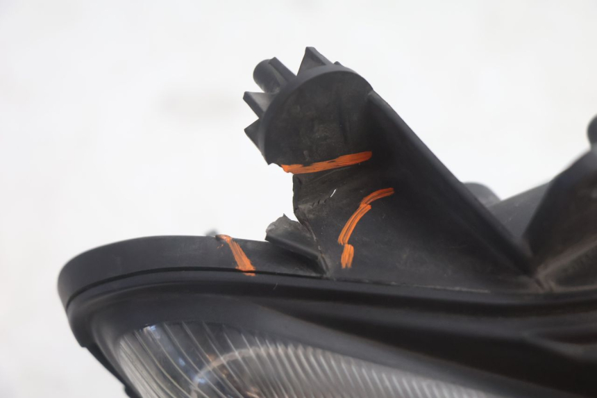 photo de SCHEINWERFER RECHTS SUZUKI BURGMAN EXECUTIVE ABS 650 (2006 - 2012) - Alternative Perspektive