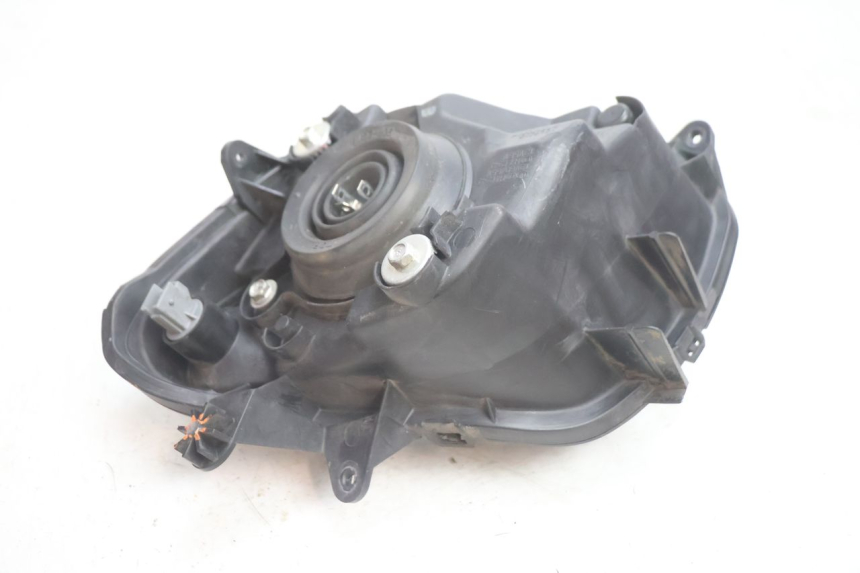 photo de SCHEINWERFER RECHTS SUZUKI BURGMAN EXECUTIVE ABS 650 (2006 - 2012) - Details der Befestigungspunkte
