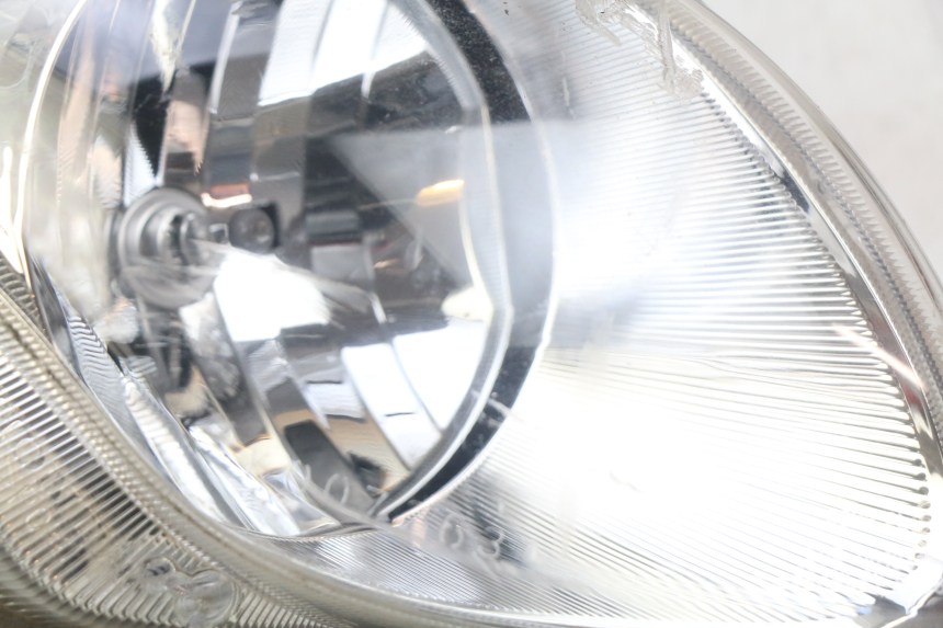 photo de RECHTER FRONTSCHEINWERFER HONDA FJS SILVERWING SILVER WING 400 (2009 - 2016) - Details der Befestigungspunkte