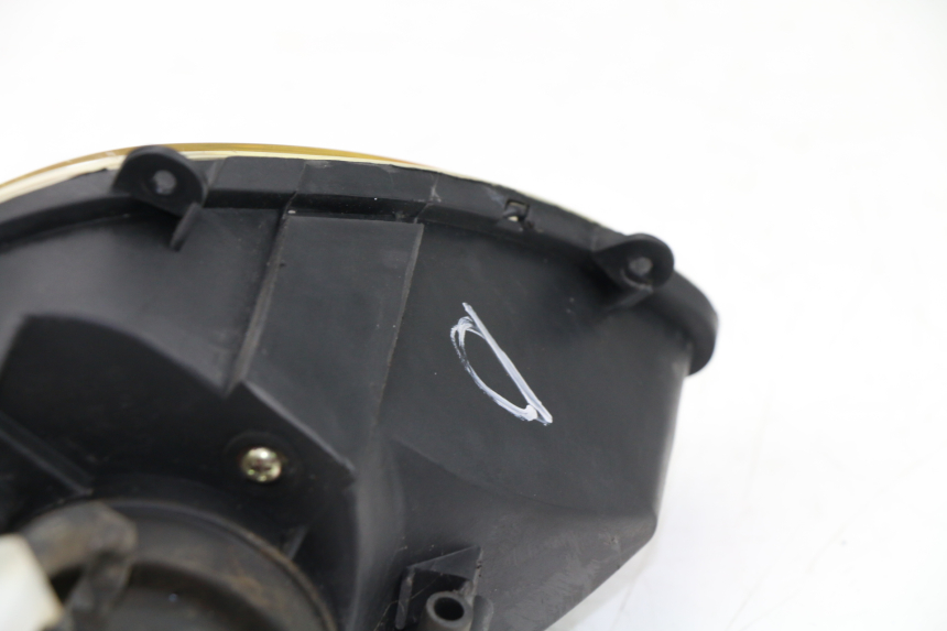 photo de SCHEINWERFER RECHTS LINTEX HT50QT-36 VERONA 50 (2012 - 2017) - Oberflächenzustand und Material