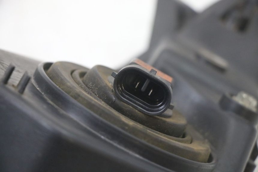 photo de SCHEINWERFER RECHTS PEUGEOT SPEEDFIGHT 3 LC 2T 50 (2009 - 2015) - Details der Befestigungspunkte