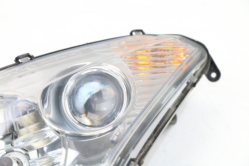 photo de SCHEINWERFER RECHTS PEUGEOT SATELIS COMPRESSOR K15 125 (2006 - 2009) - Ergänzendes Produktfoto