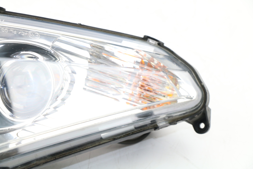 photo de SCHEINWERFER RECHTS PEUGEOT SATELIS COMPRESSOR K15 125 (2006 - 2009) - Ergänzendes Produktfoto