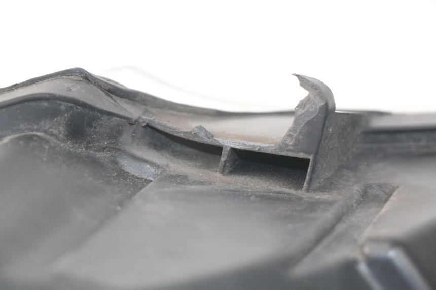 photo de SCHEINWERFER RECHTS PEUGEOT SATELIS 300 (2012 - 2015) - Oberflächenzustand und Material