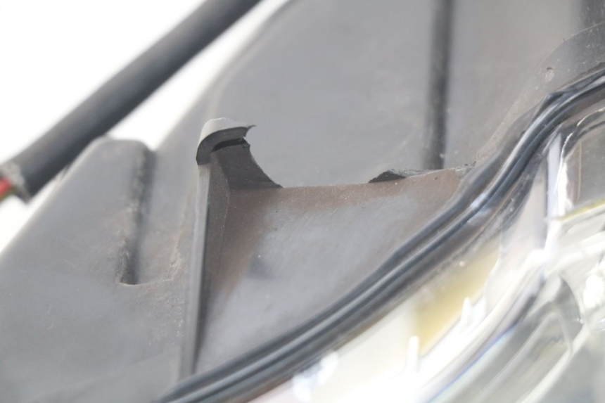 photo de SCHEINWERFER RECHTS PEUGEOT SATELIS 300 (2012 - 2015) - Kennzeichnungen und Originalreferenzen