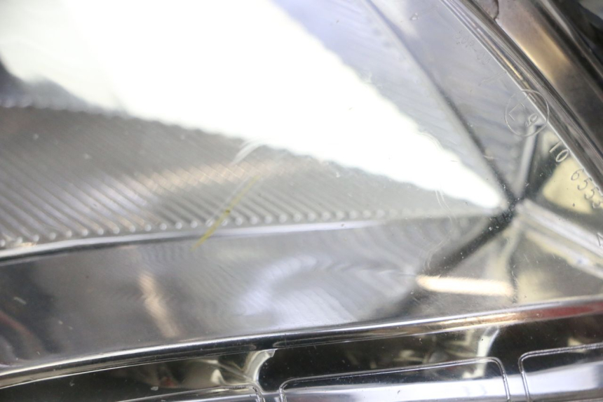 photo de SCHEINWERFER RECHTS PEUGEOT SATELIS 125 (2013 - 2018) - Detailansicht des Bauteils