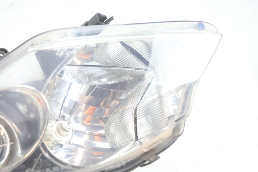 photo de RECHTER FRONTSCHEINWERFER PEUGEOT SATELIS 125 (2006 - 2009) - Zoom auf Gebrauchszustand