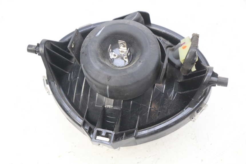 photo de SCHEINWERFER YAMAHA D'ELIGHT DELIGHT 115 (2013 - 2017) - Technische Nahaufnahme