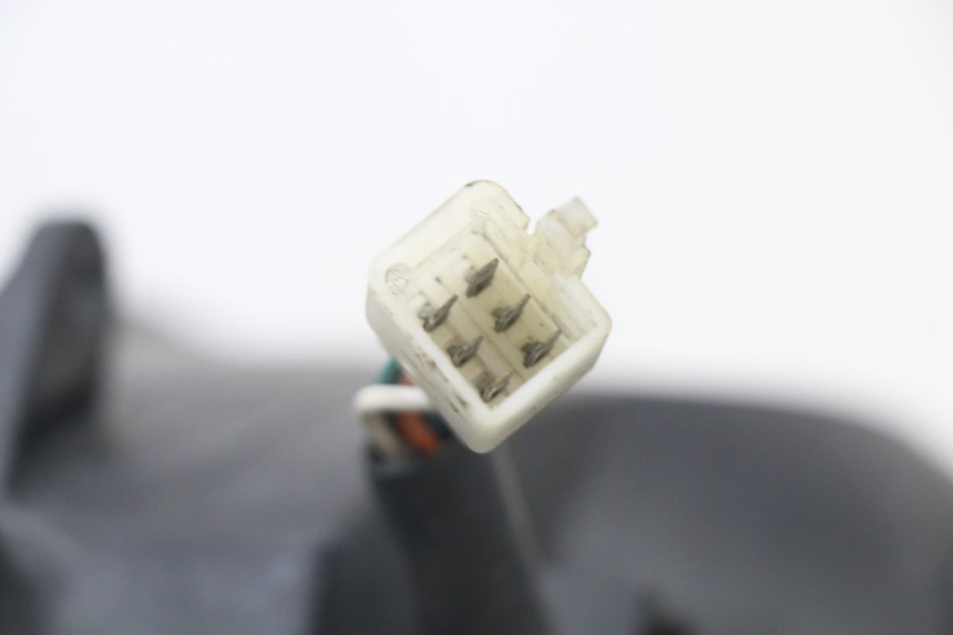 photo de VORDERSCHEINWERFER PEUGEOT ELYSTAR 50 (2002 - 2014) - Details der Befestigungspunkte