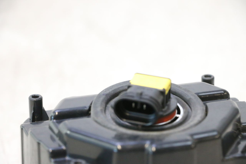 photo de SCHEINWERFER ASKOLL ESPRO 1 - Alternative Perspektive