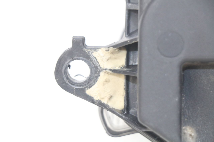 photo de VORDERSCHEINWERFER HONDA FES PANTHEON 2T 125 (1998 - 2002) - Oberflächenzustand und Material