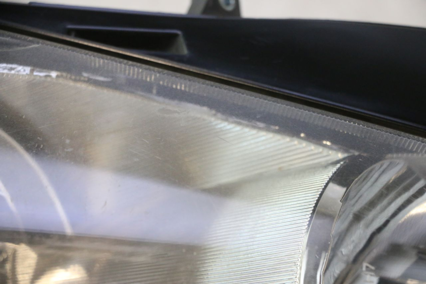 photo de VORDERSCHEINWERFER HONDA FES PANTHEON 125 (2003 - 2007) - Details der Befestigungspunkte