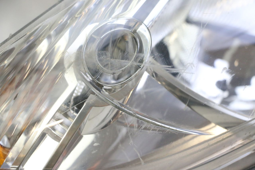 photo de VORDERSCHEINWERFER HONDA FES S-WING SWING ABS 125 (2007 - 2015) - Kennzeichnungen und Originalreferenzen