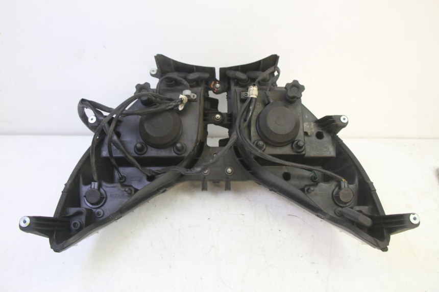 photo de VORDERSCHEINWERFER HONDA FES S-WING SWING ABS 125 (2007 - 2015) - Charakteristische Merkmale