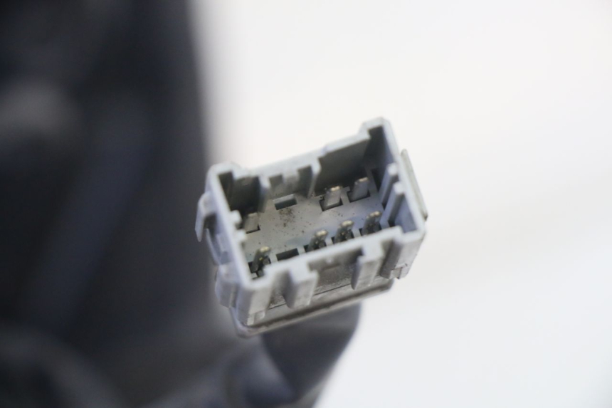 photo de VORDERSCHEINWERFER HONDA FES S-WING SWING ABS 125 (2007 - 2015) - Hochauflösende Nahaufnahme