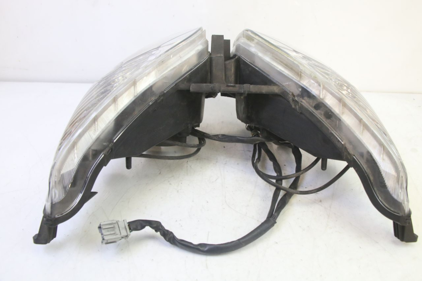 photo de VORDERSCHEINWERFER HONDA FES S-WING SWING ABS 125 (2007 - 2015) - Technische Nahaufnahme