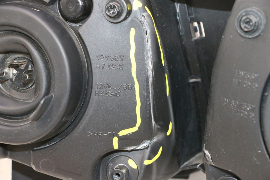 photo de SCHEINWERFER YAMAHA FZ8 800 (2010 - 2016) - Profilansicht des Ersatzteils