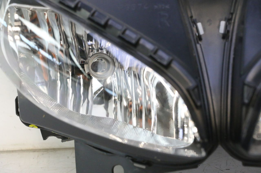 photo de SCHEINWERFER YAMAHA FZ8 800 (2010 - 2016) - Zoom auf Gebrauchszustand