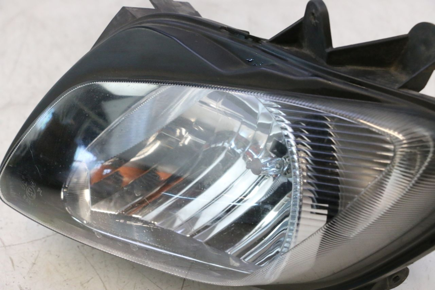 photo de SCHEINWERFER LINKS SUZUKI BURGMAN EXECUTIVE ABS 650 (2006 - 2012) - Details der Befestigungspunkte