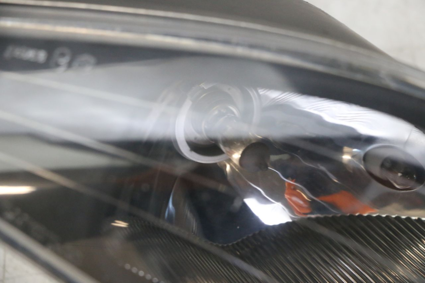 photo de LINKER VORDERSCHEINWERFER GILERA NEXUS 125 (2009 - 2013) - Details der Befestigungspunkte