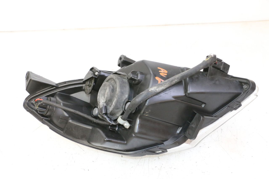 photo de SCHEINWERFER LINKS PEUGEOT SATELIS 125 (2013 - 2018) - Oberflächenzustand und Material