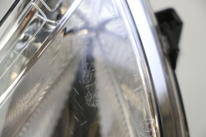 photo de SCHEINWERFER LINKS PEUGEOT SATELIS 125 (2013 - 2018) - Kennzeichnungen und Originalreferenzen